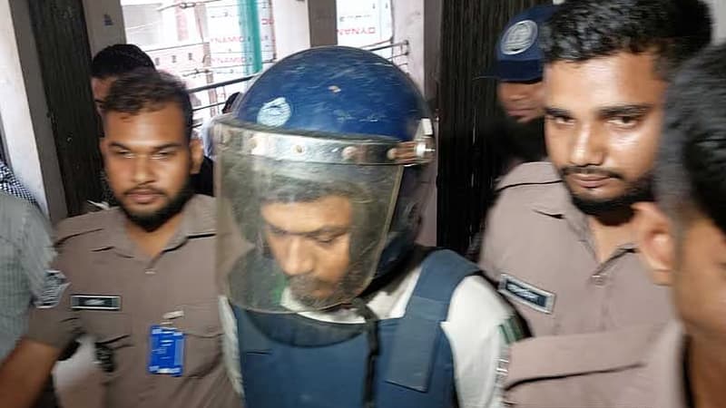 প্রধানমন্ত্রীর ছবিতে ‘স্নাইপার’ নিয়ে মন্তব্যকারী ৭ দিনের রিমান্ডে