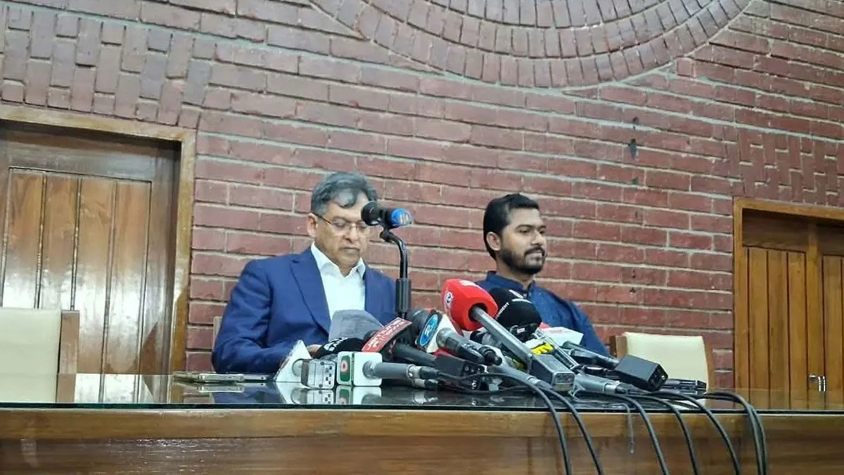 তত্ত্বাবধায়ক সরকার ফিরিয়ে আনা ছাড়া বিকল্প নেই: স্বরাষ্ট্রমন্ত্রী