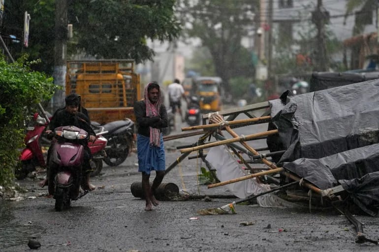 ভারতের অন্ধ্রপ্রদেশে ঘূর্ণিঝড় অর্ণবের তাণ্ডব, নিহত অন্তত ৮