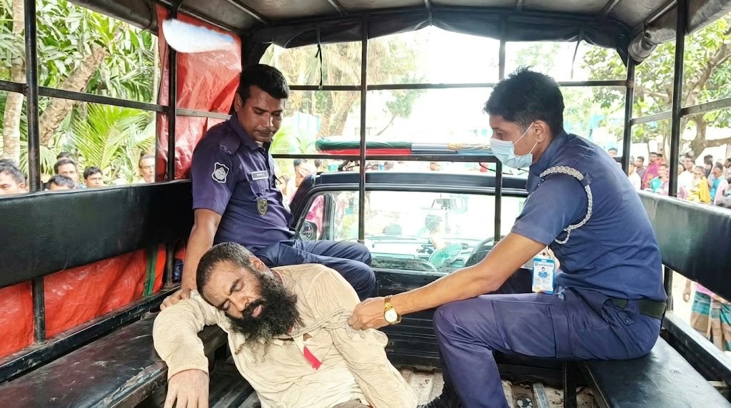 গোয়ালন্দে খাবার না পেয়ে বাবুর্চিকে পিটিয়ে হত্যার অভিযোগ, আটক ১
